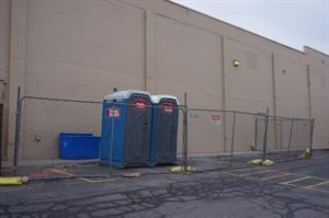 Temporary fencing along the back of the theater. - , Utah